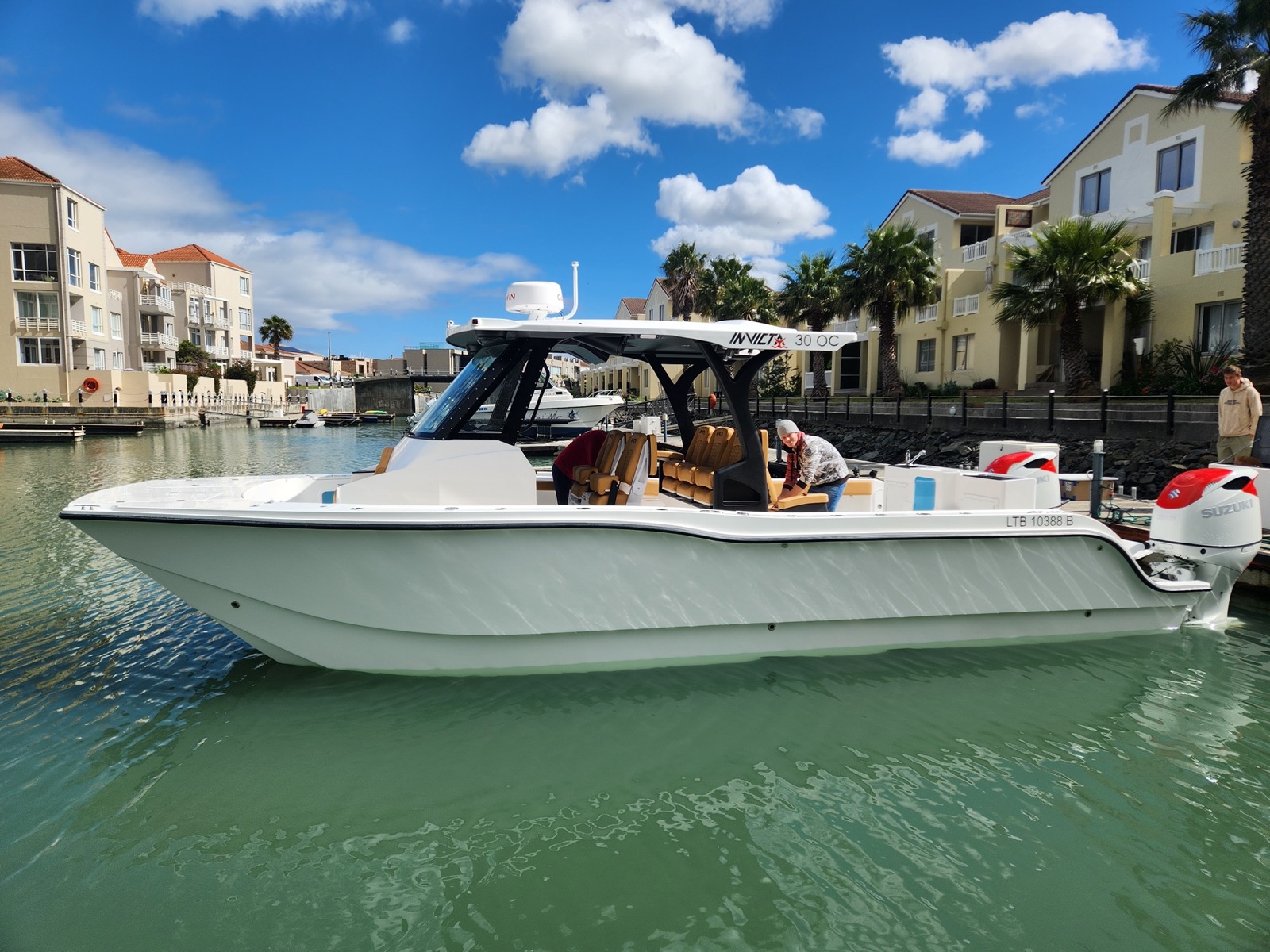 Invicta 30 OC Port view